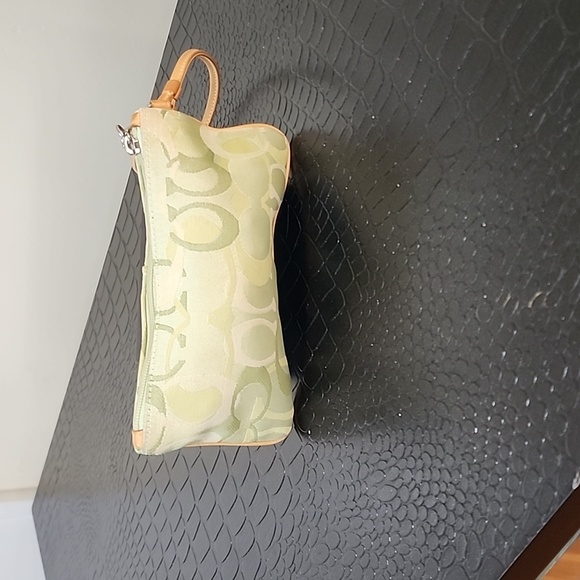 Coach green wristlet euc - Picture 2 of 4